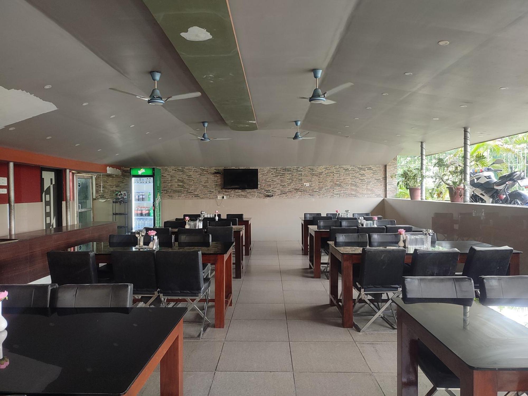 Maa Greenary View - A Holiday Resort Alipur Duar Buitenkant foto