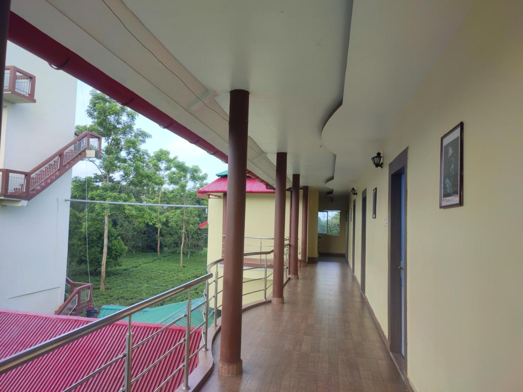 Maa Greenary View - A Holiday Resort Alipur Duar Buitenkant foto