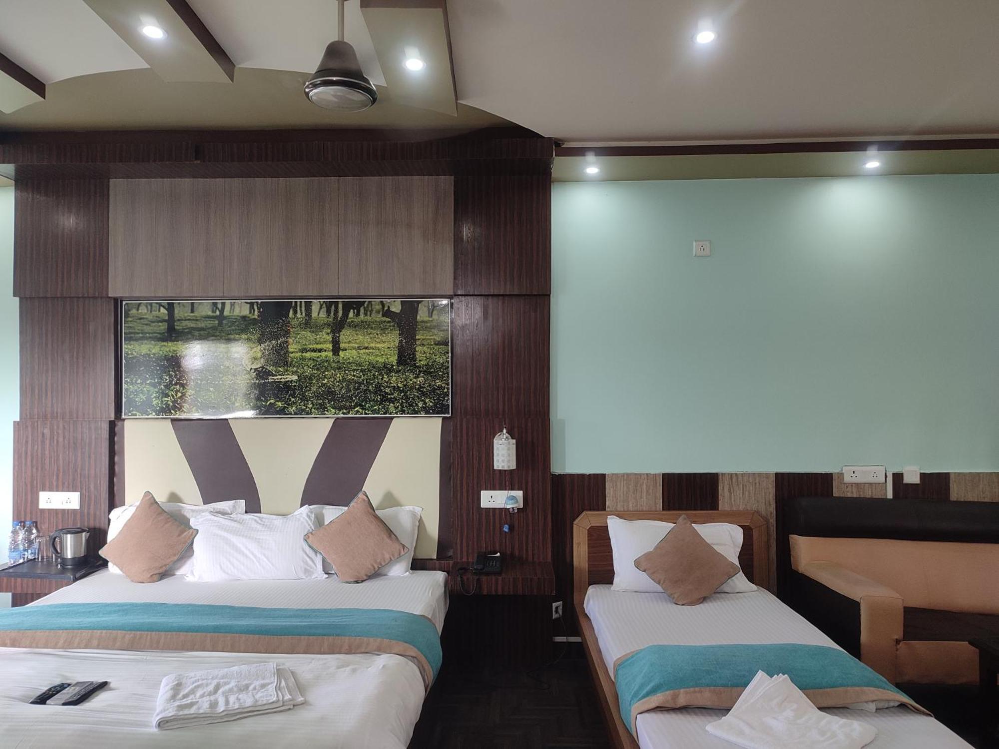 Maa Greenary View - A Holiday Resort Alipur Duar Buitenkant foto