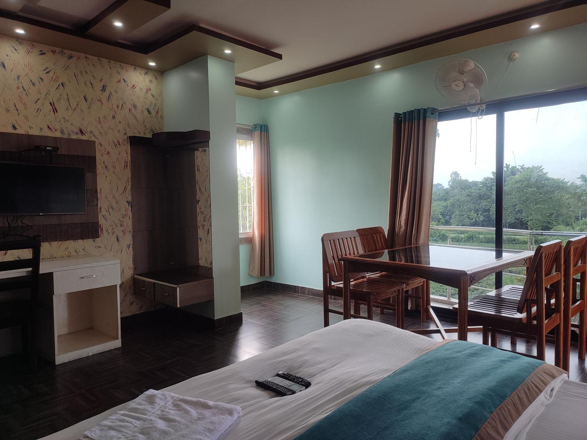 Maa Greenary View - A Holiday Resort Alipur Duar Buitenkant foto