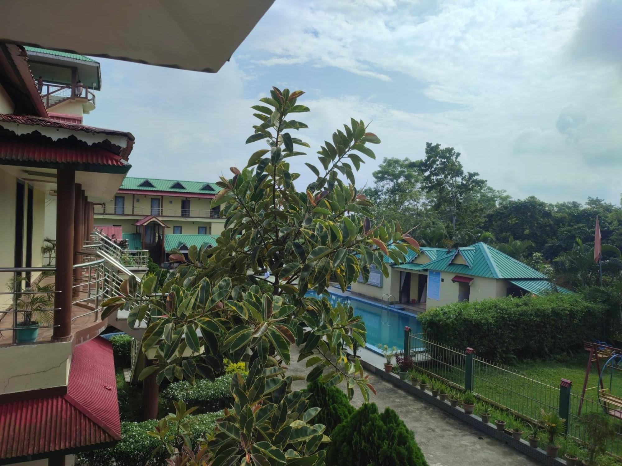 Maa Greenary View - A Holiday Resort Alipur Duar Buitenkant foto